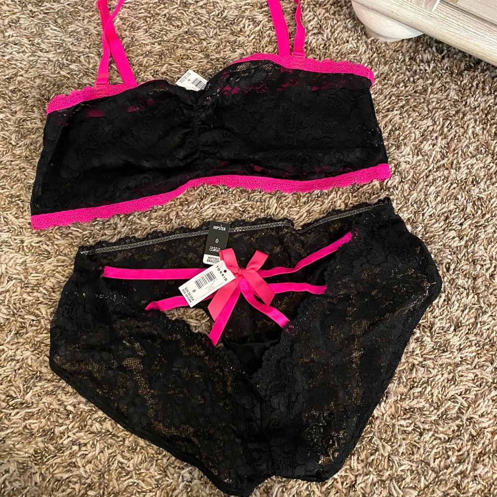 Torrid hot pink & black lace SET lingerie panties bra bandeau